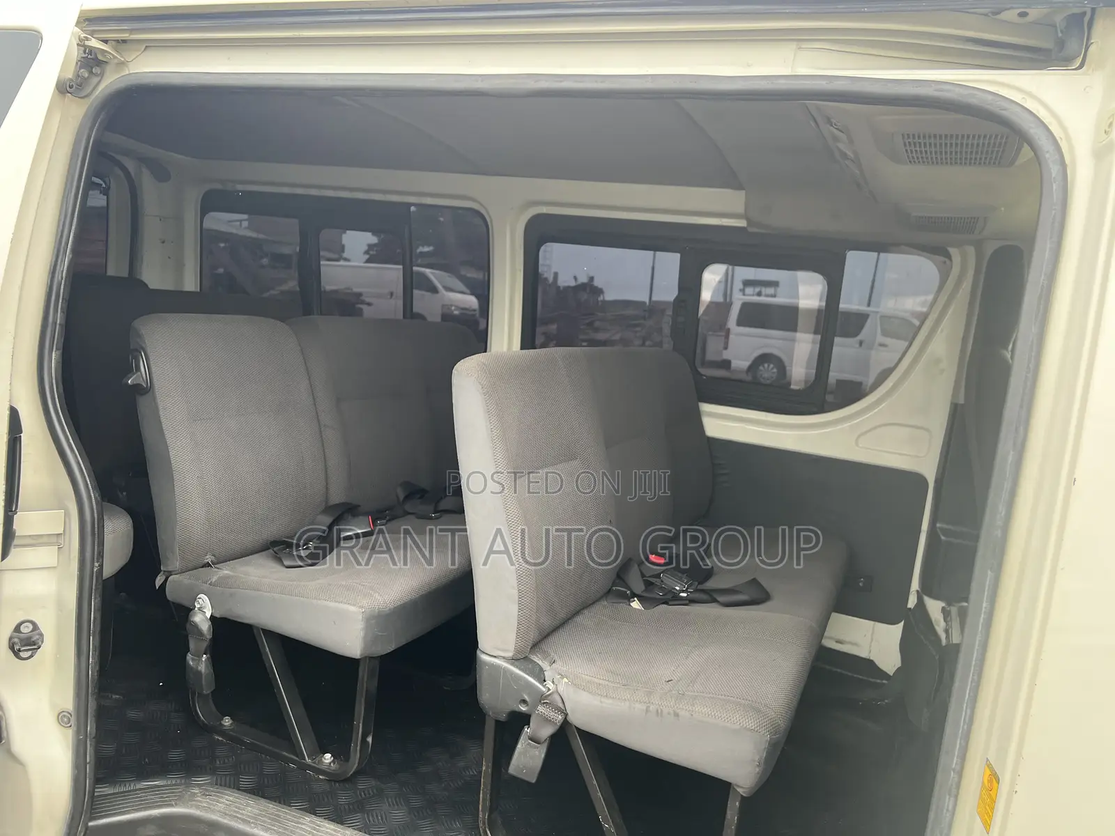 Toyota HiAce 2014