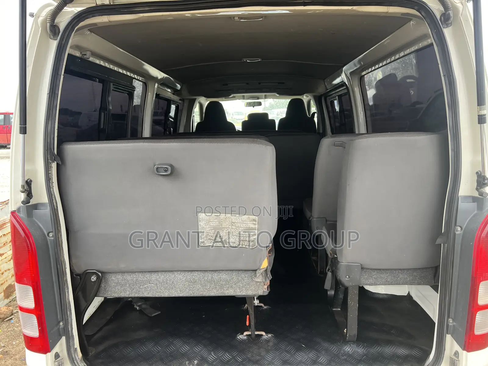 Toyota HiAce 2014