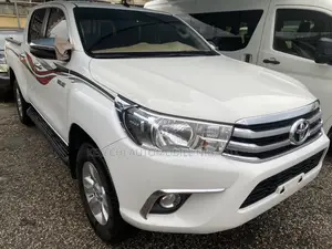 Toyota Hilux 2020 White