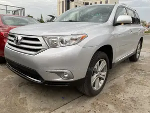 Toyota Highlander Limited 3.5l 4WD 2013 Silver