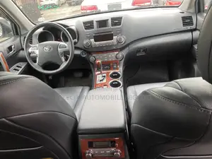 Toyota Highlander Limited 3.5l 4WD 2013 Silver
