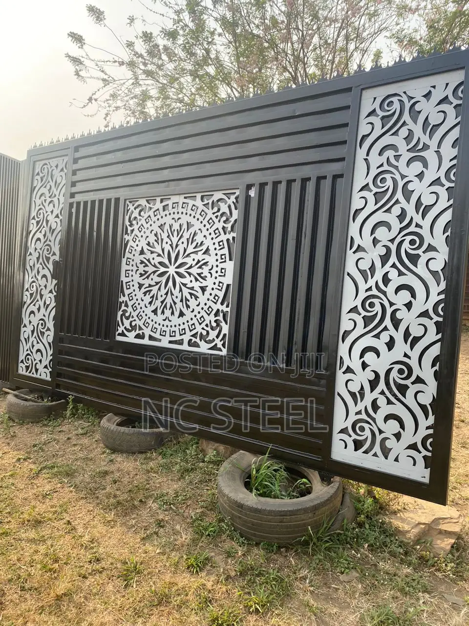 Laserr Gate