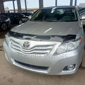 Toyota Camry 2011 Silver