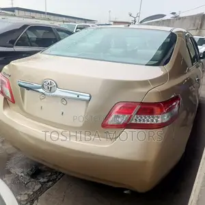 Toyota Camry 2010 Gold