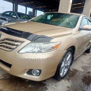 Toyota Camry 2010 Gold