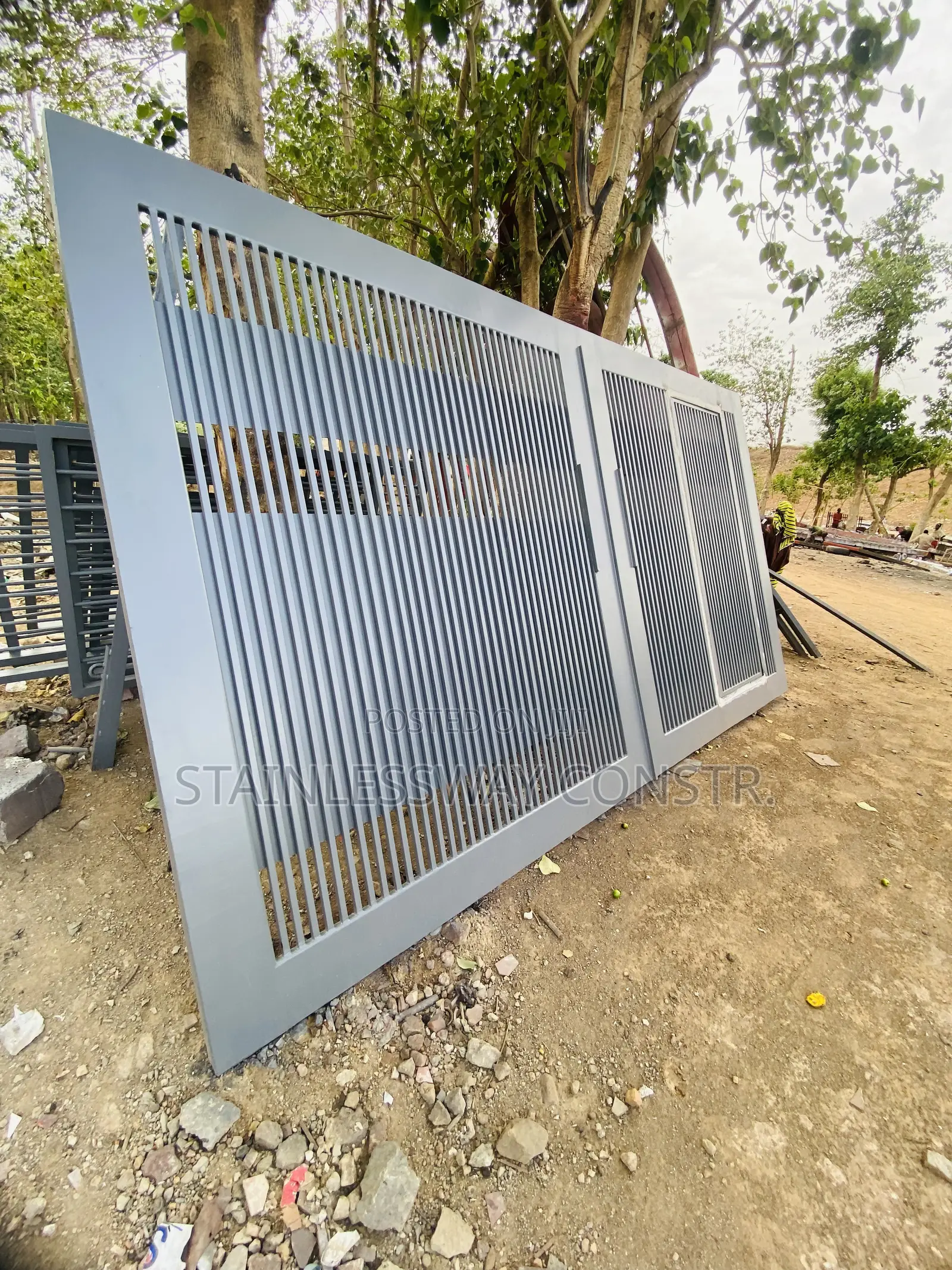 Sliding Compact Gate