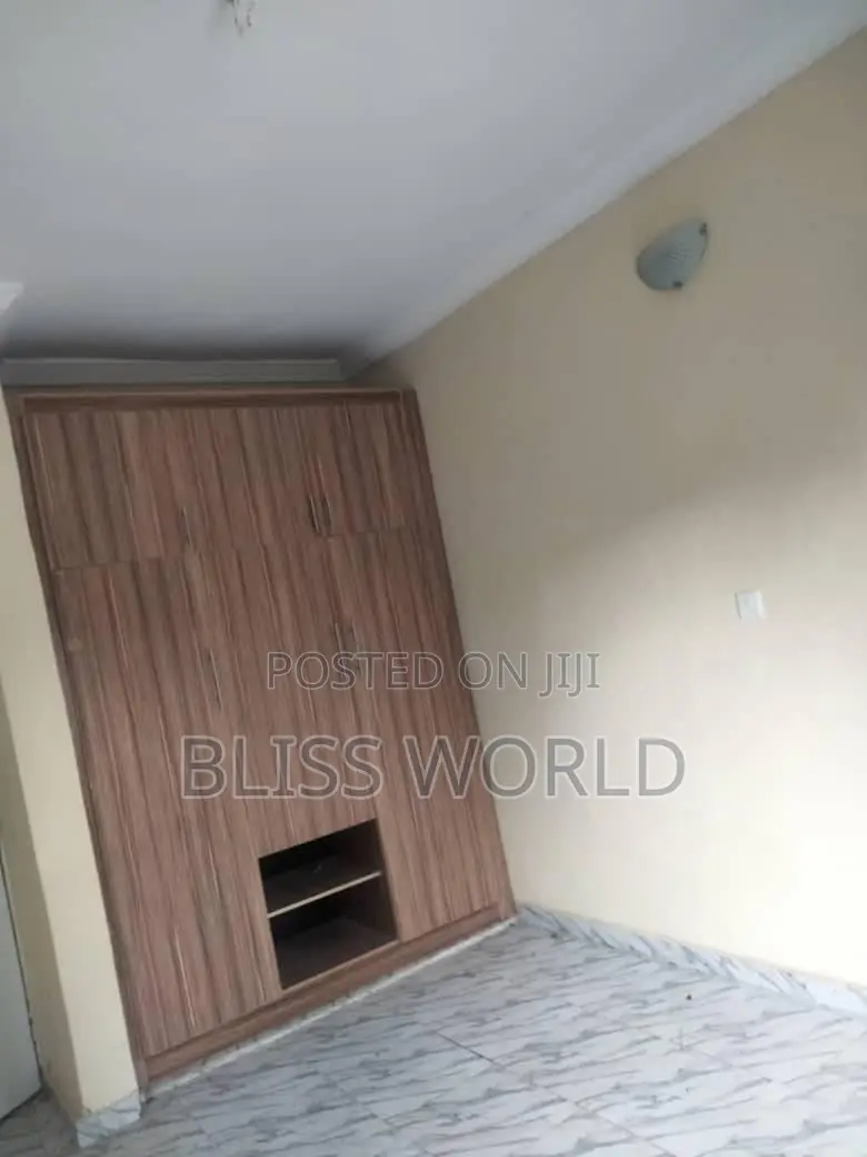 2bdrm Block of Flats in Utako for sale