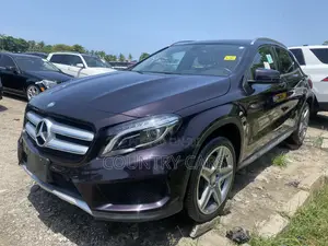 Mercedes-Benz GLA 250 2016 Purple