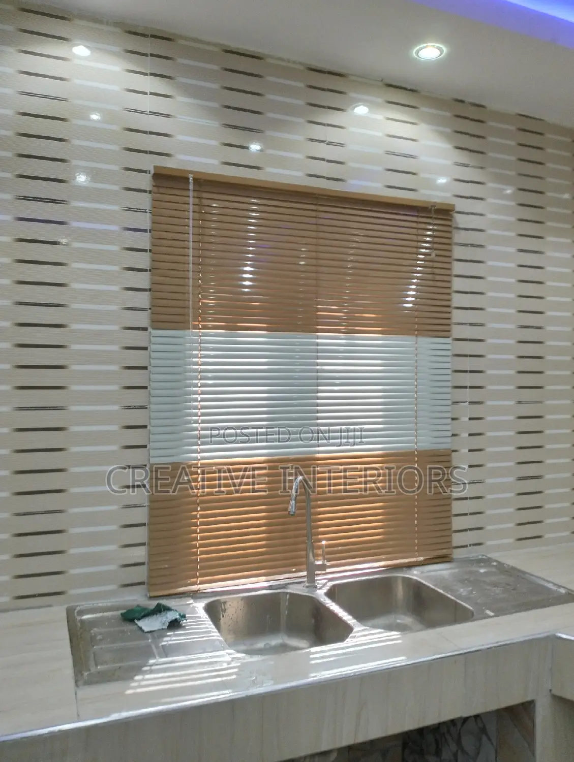 Quality 25mm Vernetian Adjustable Window Blinds.