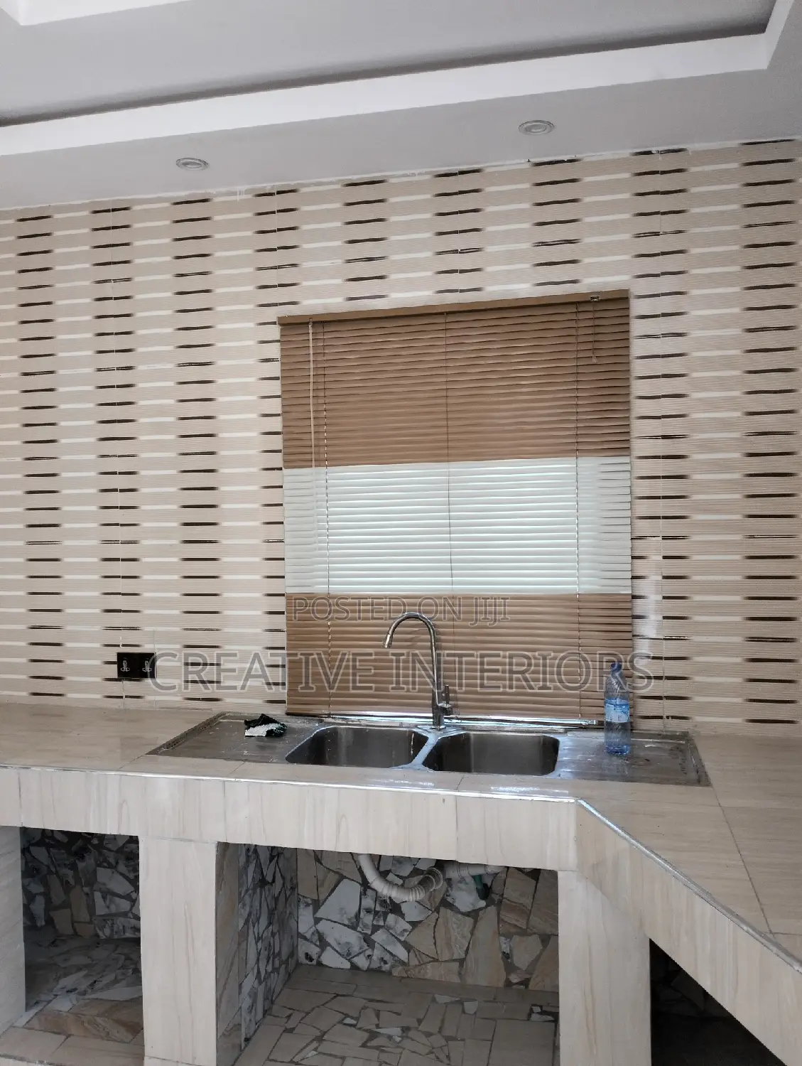 Quality 25mm Vernetian Adjustable Window Blinds.