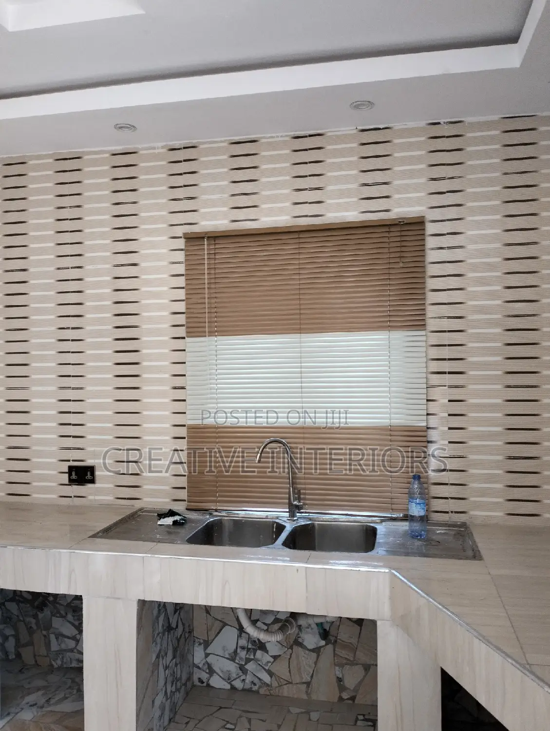 Quality 25mm Vernetian Adjustable Window Blinds.