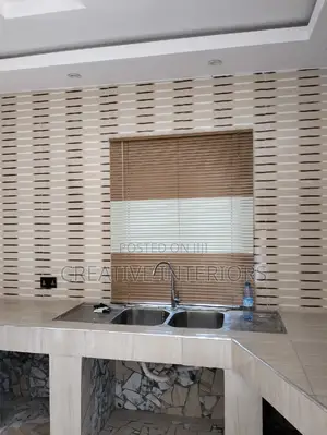 Quality 25mm Vernetian Adjustable Window Blinds.