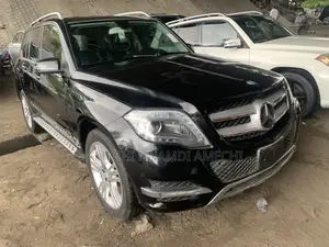 Mercedes-Benz GLK-Class 350 2014 Black