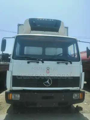 Mercedes-Benz 2000 White
