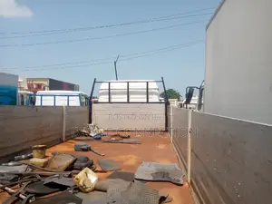 Benz Pick Up Truck,8bolt,6 Tyres.