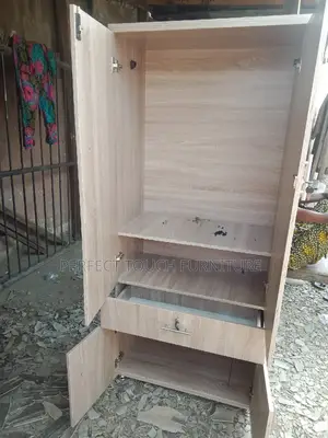 32" Wardrobe
