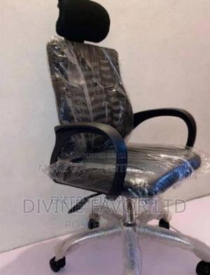 Office Chair Swivel With Headrest for Office Use.