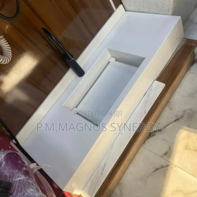 England Standard White Marble Basin.