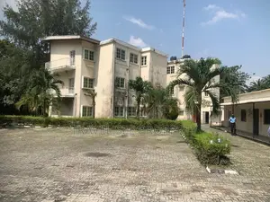 Furnished 10bdrm Block of Flats in Alfred Rilnaw Roads for sale