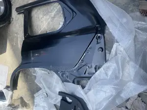 Back Fender Lx 570 2020