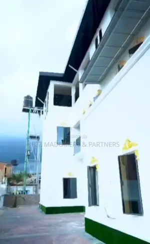 6bdrm Duplex in Nvuigwe Woji, Port for sale