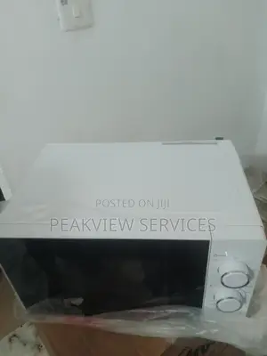 Spanking White Hisense 20litres Microwave Oven