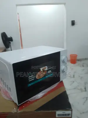 Spanking White Hisense 20litres Microwave Oven