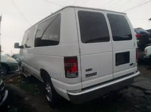 Ford E350 2006 White