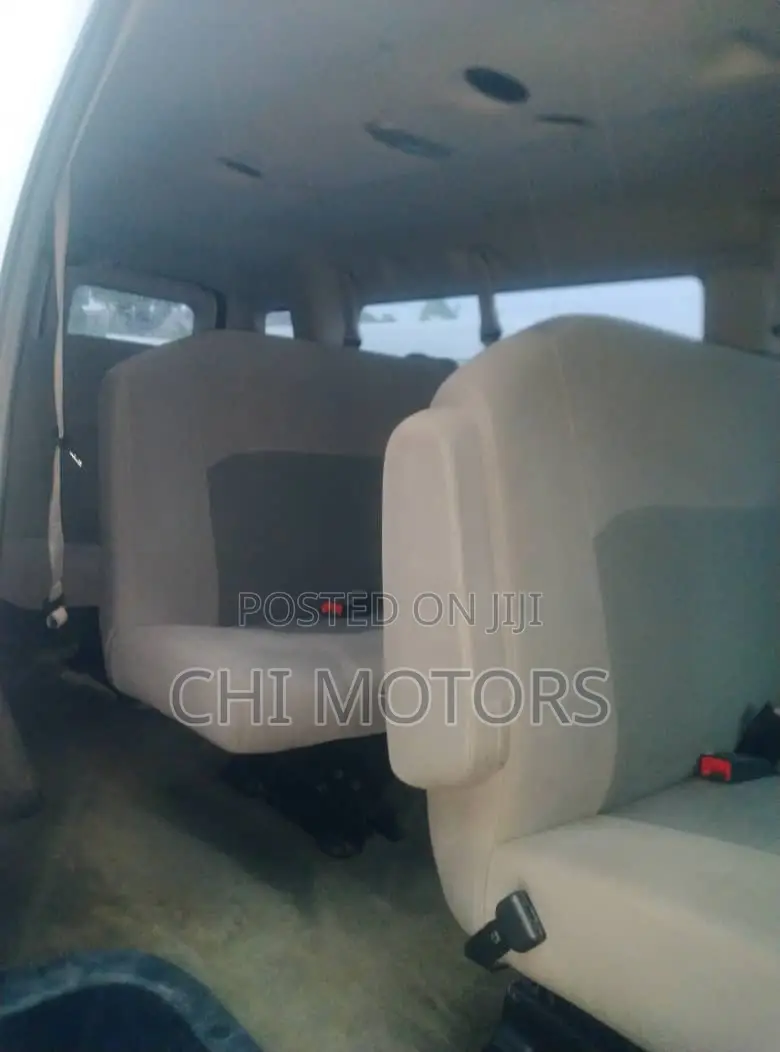 Ford E350 2006 White