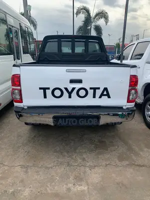 Toyota Hilux 2014 White