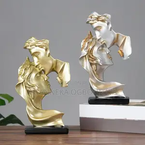 Photo - Kiss Deep Lovers Figure Statue