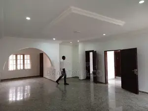 4 Bedroom Semi-Detached With Extra Room and Bq