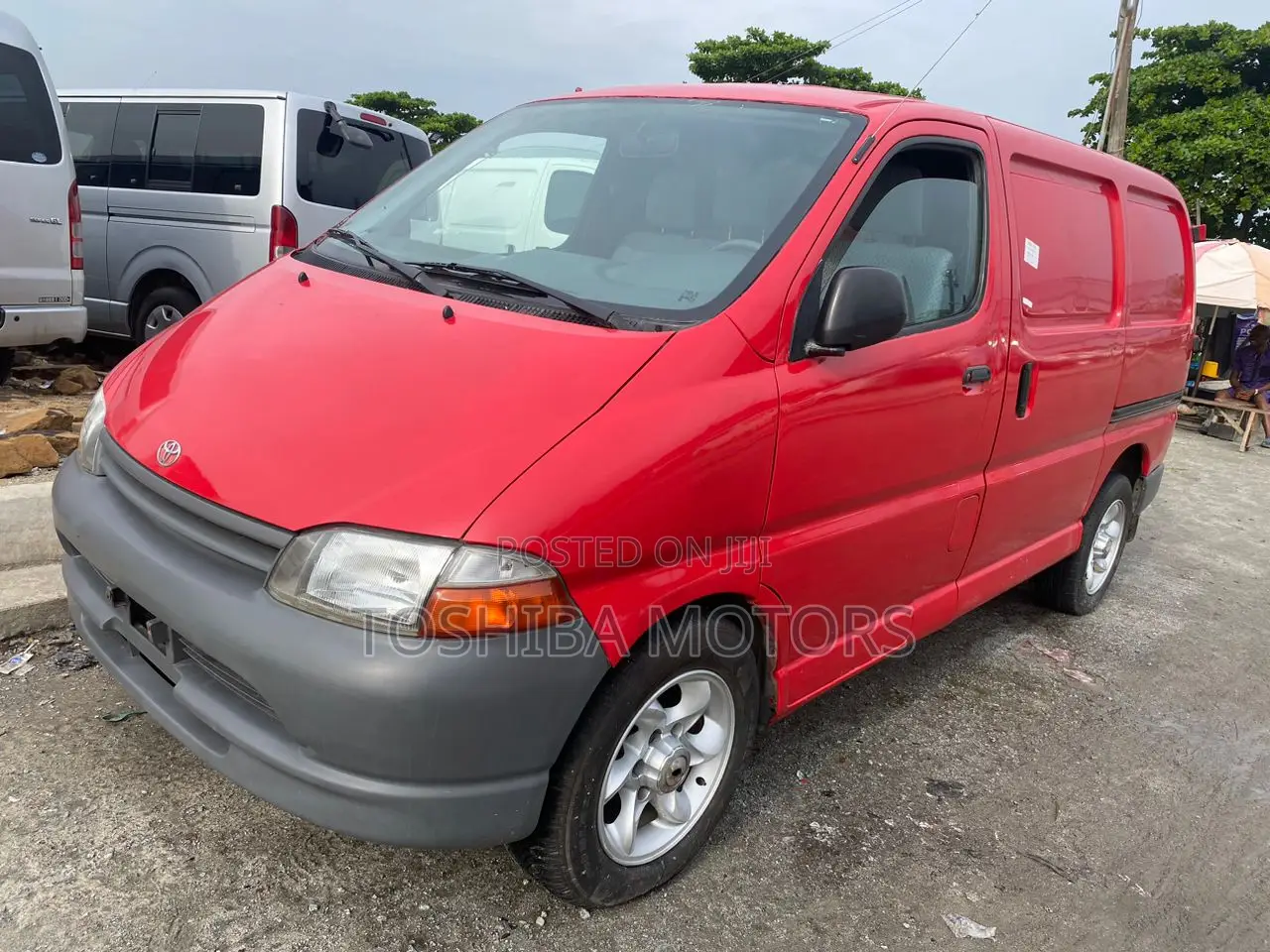 Toyota HiAce 2004 Red