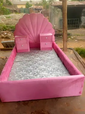 Classic Queen 4.5by6ft Bed Frame
