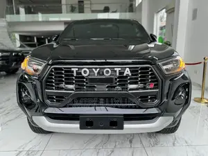 New Toyota Hilux 2024 Black