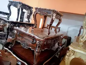 Royal Center Table and 1 Side Stools