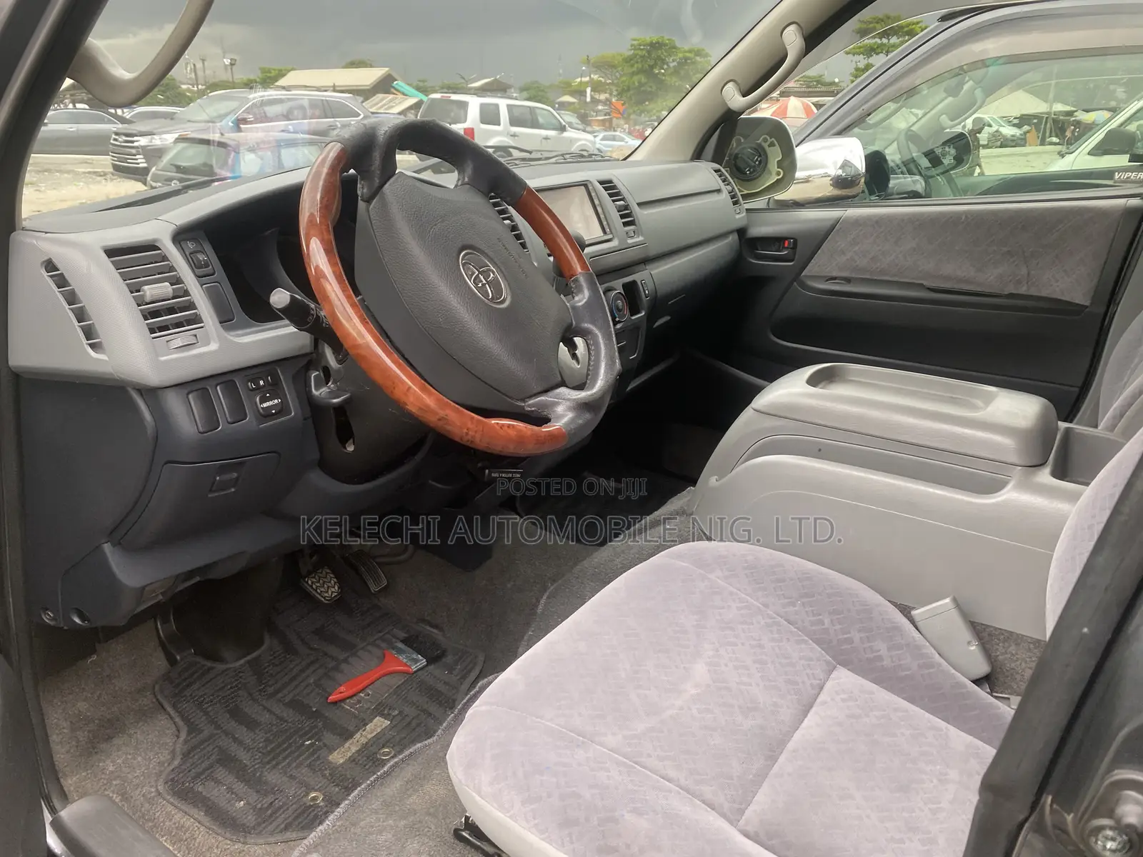 Toyota HiAce 2012 Black