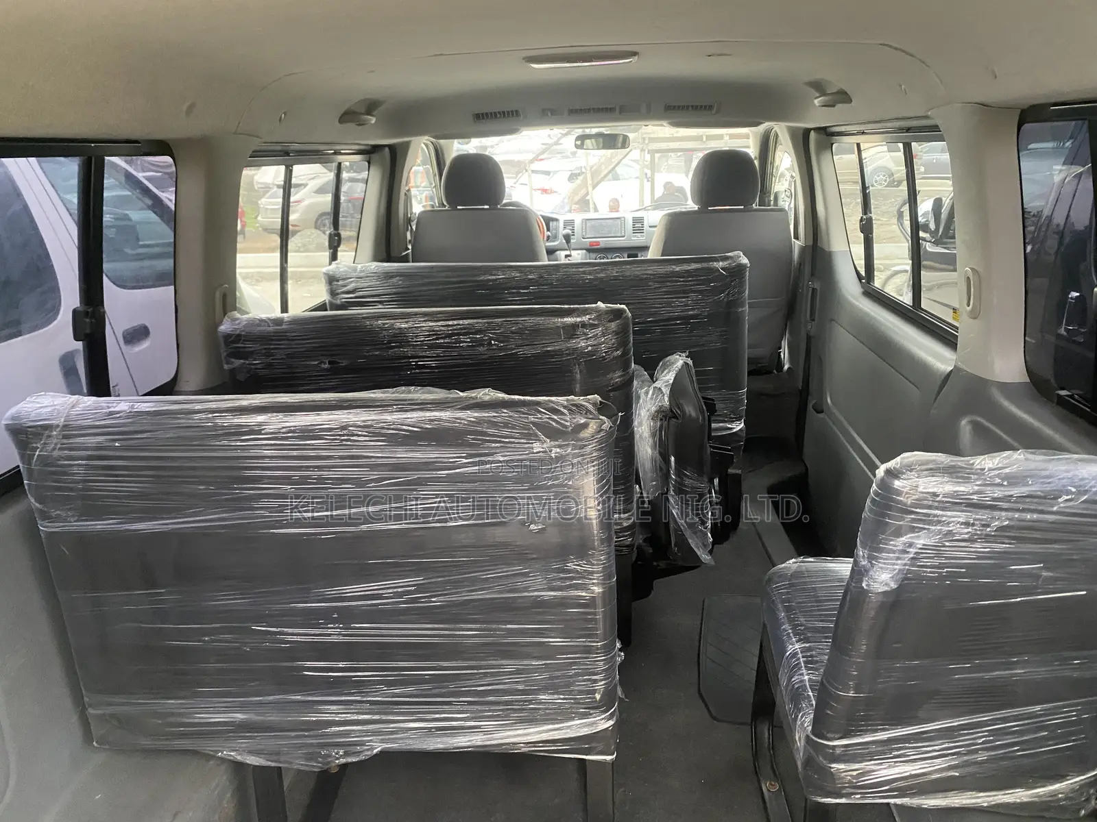 Toyota HiAce 2012 Black