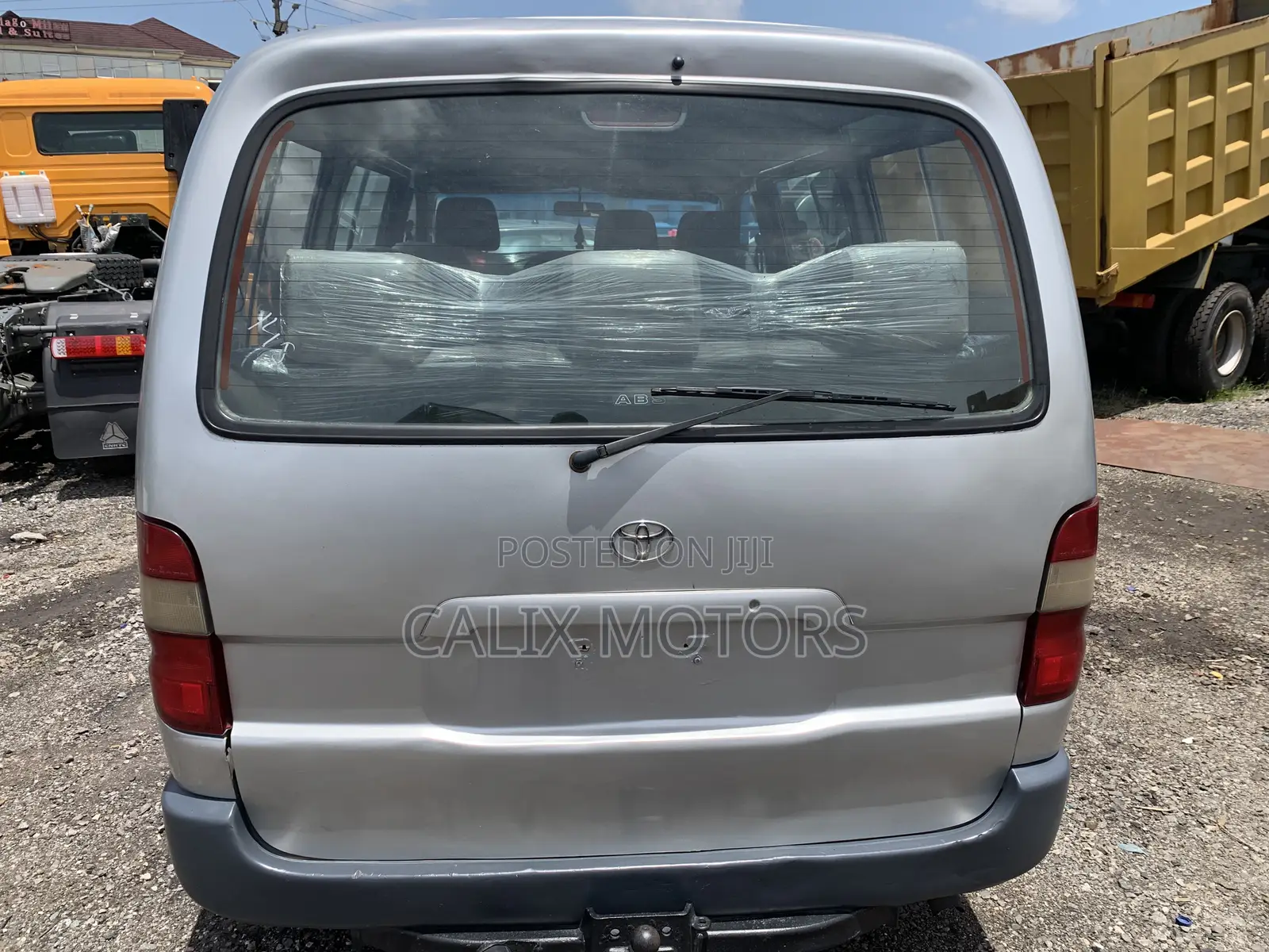 Toyota HiAce 2006 Silver