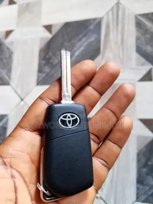 2019-2022 Toyota RAV4 3-Button Flip Key PN:89070-0R300(OEM)