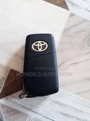 2019-2022 Toyota RAV4 3-Button Flip Key PN:89070-0R300(OEM)