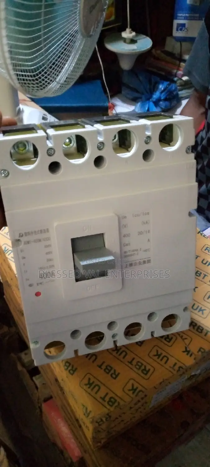 400A 4P McCb Adb Berker