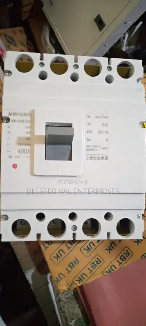 400A 4P McCb Adb Berker