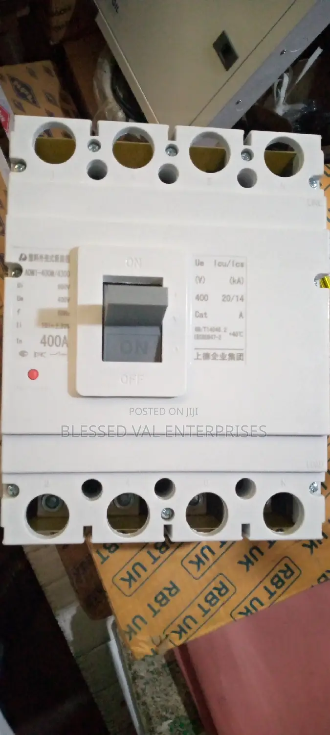 400A 4P McCb Adb Berker