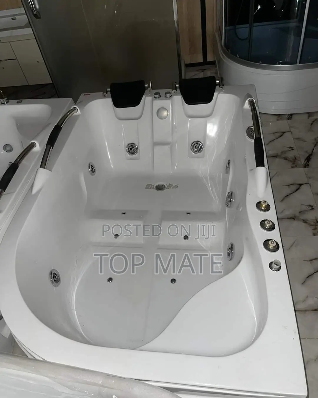 England Executive Jacuzzi