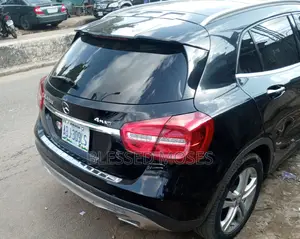 Windscreen GLA 4matic Front and Back