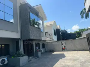 10bdrm House in Victoria Island for sale