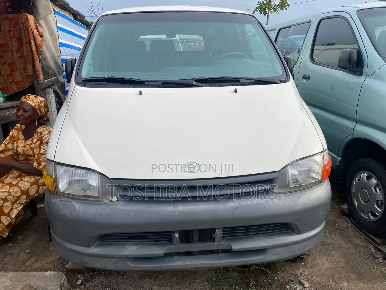 Toyota HiAce 2004 White