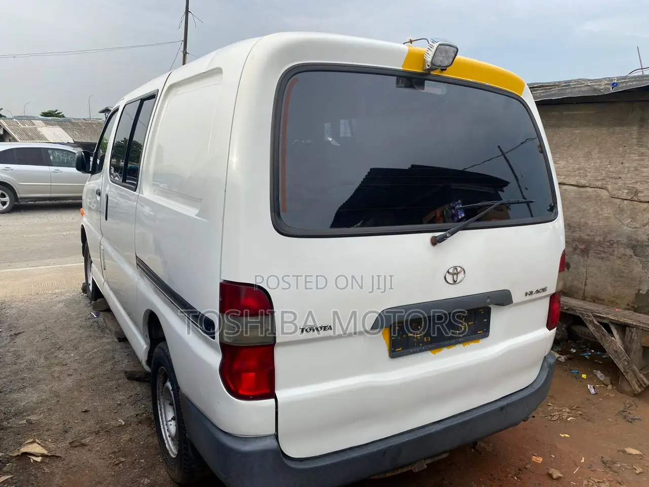 Toyota HiAce 2005 White