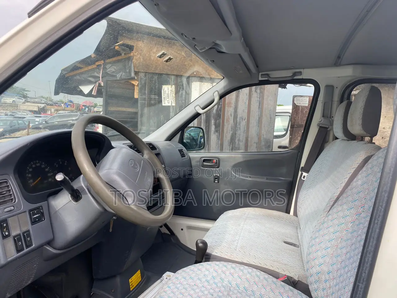 Toyota HiAce 2005 White